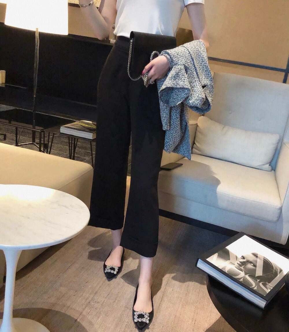 Dajo’s Black Cropped Pants Women’s Minimalist Pants Size M